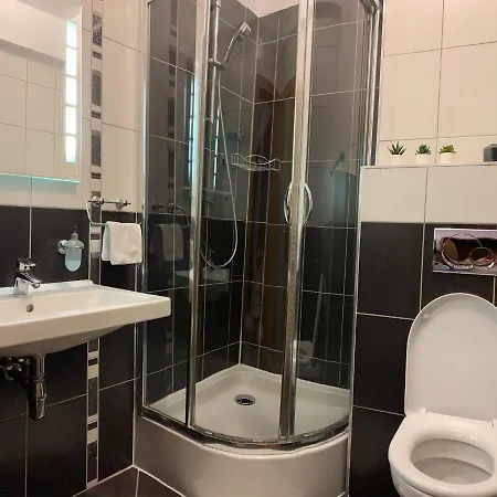 아파트 Cosy In An Excellent Location