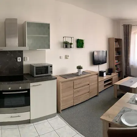 Cosy In An Excellent Location *